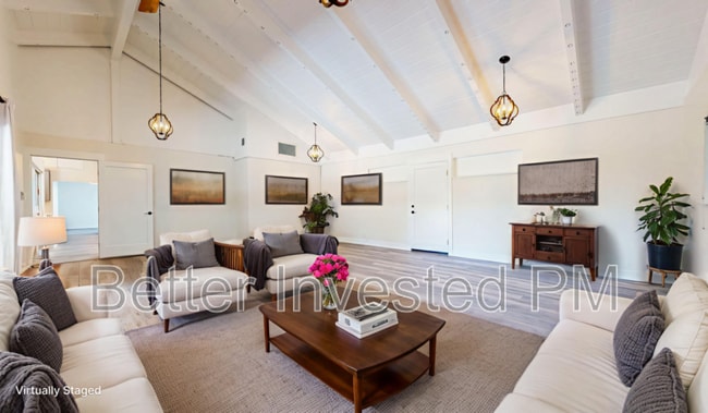 Photo - 475 Country Club Dr