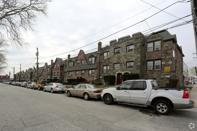 Photo - Barrington Court Apts