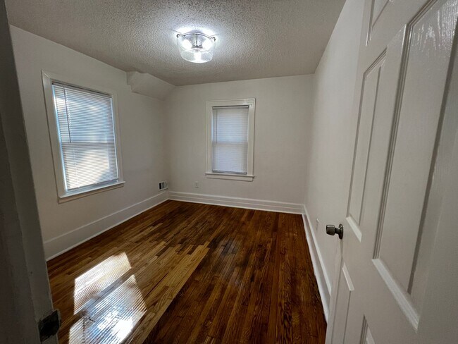 Photo - COMING SOON ! Charming home !!