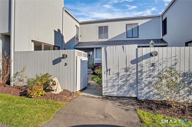 Building Photo - 3 Sandlewood Ln Unit 3