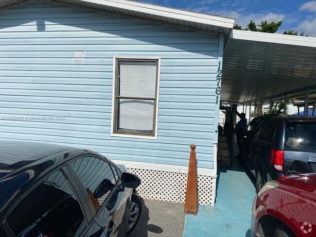 Building Photo - 12761 SW 14th St Rental