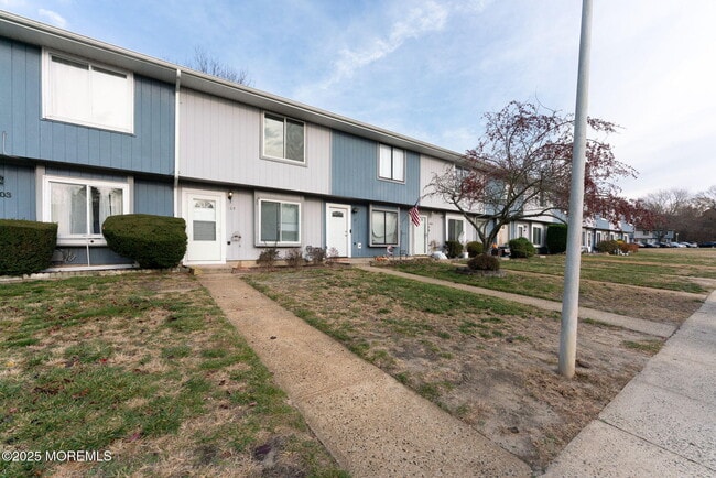 Building Photo - 105 Creek Rd