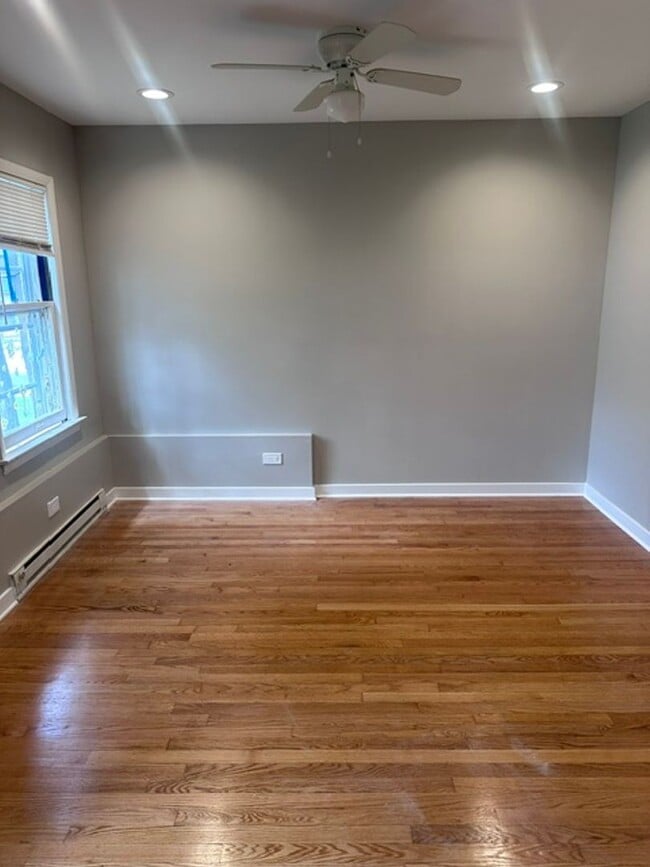 Photo - 6204 S McVicker Ave Unidad 1R