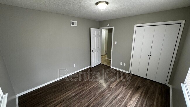 Photo - 3250 Amselle Cir