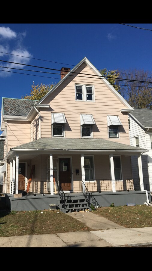 Photo - 32 Crescent St