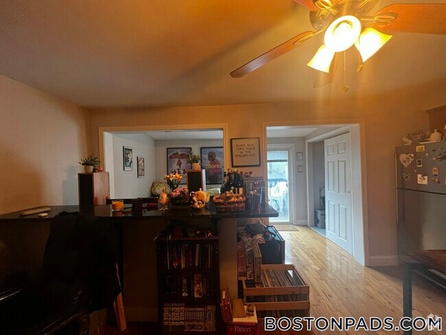 Building Photo - 161 Bennington St Rental