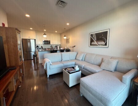 Photo - 434 McGrath Hwy Unidad 414