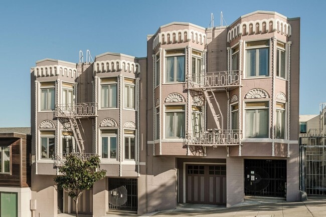 Building Photo - 1119Dol Unit 1