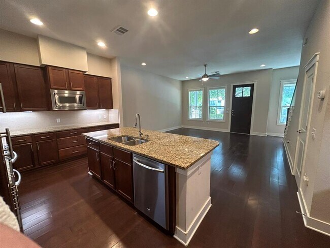 Photo - 2520 Bluebonnet Ln Unidad 12