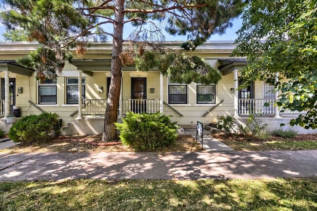 Building Photo - Remodeled Row Home in one of Denver's most desirable neighborhoods of Wash Park!
