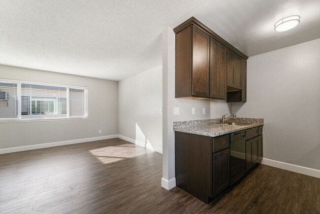 Photo - Elements at 1600