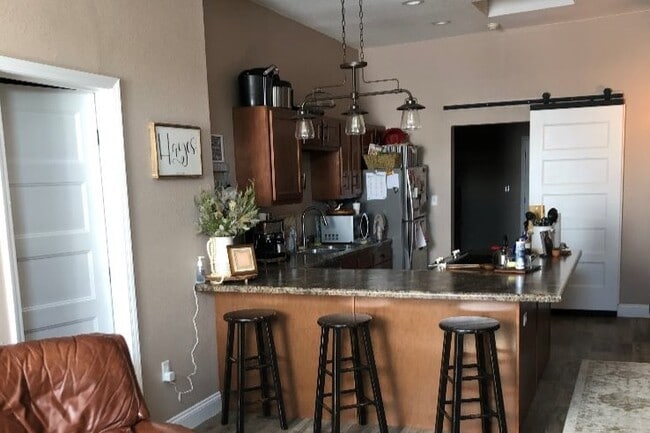 Building Photo - 107 W Columbia St Unit 107