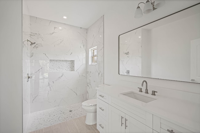 Photo - 8001 Leonardo St