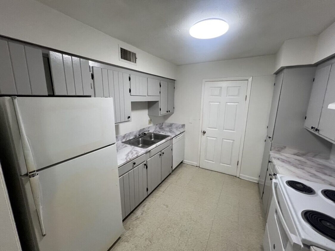 2 bedroom, 2 bath apartments in Sherwood F... - 2 bedroom, 2 bath apartments in Sherwood F...