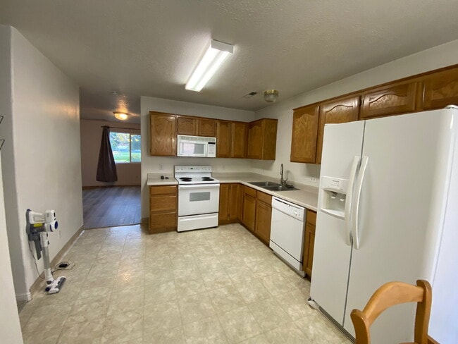 Photo - "2-Bedroom Townhouse with 2 Full Baths in the Heart of Saint George - Spacious 1,290 Sq. Ft. Retr...