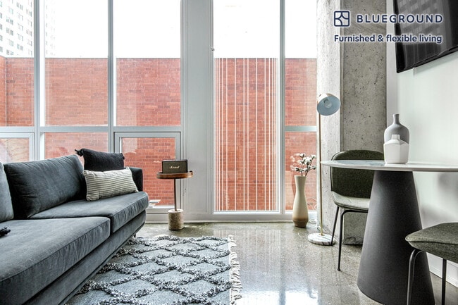 Photo - 108 W Chicago Ave Unit FL7-ID366