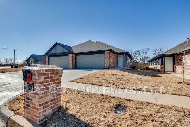 Photo - 11603 Mackenzie Wy