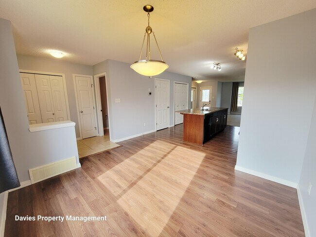 Photo - 1044-1177 177 St SW