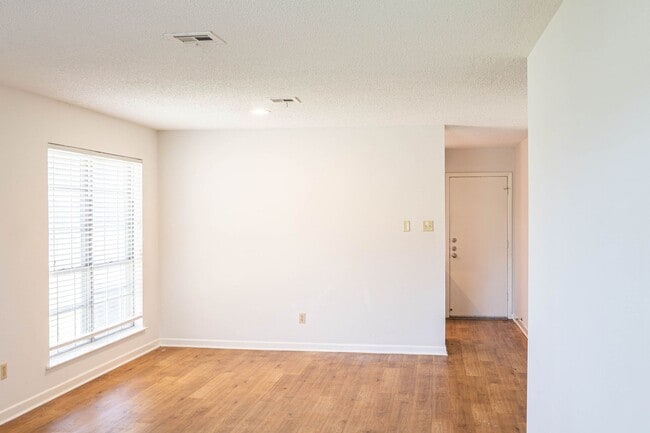 Photo - 6508-6510 Alford Unit 6508