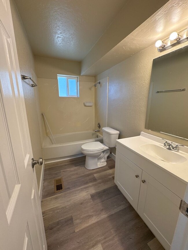 Photo - 609 N 200 W Unit 609