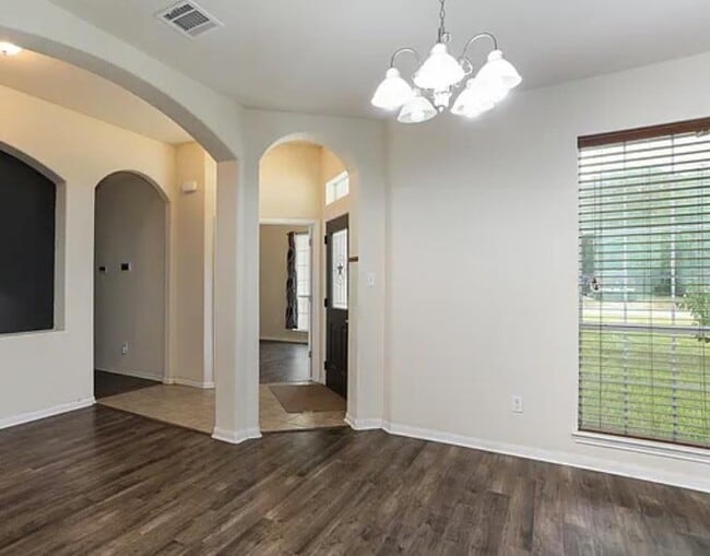 Photo - 313 S 6th St