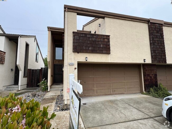 Building Photo - 34930 Sea Cliff Terrace Rental