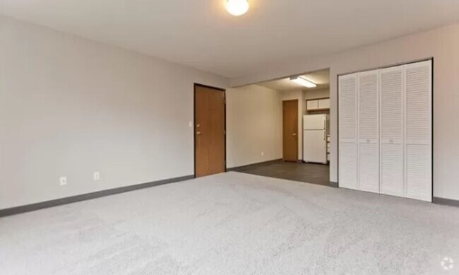 Building Photo - Beautiful 2BR 1ba condo available for May ...