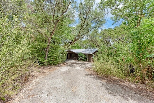 Building Photo - 6305 Forest Hills Dr