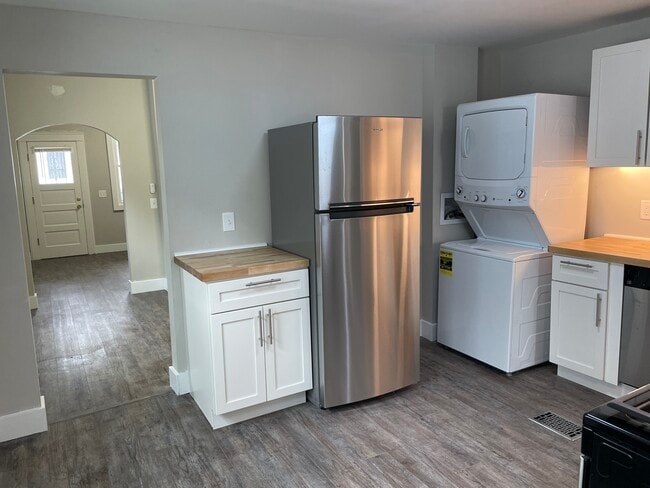 Photo - 1585 E 32nd St Unit NA