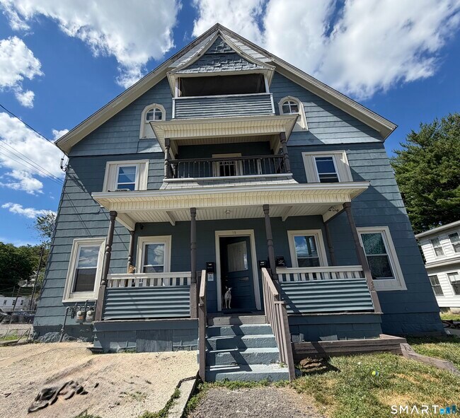 Building Photo - 19 Center St Unit 1R