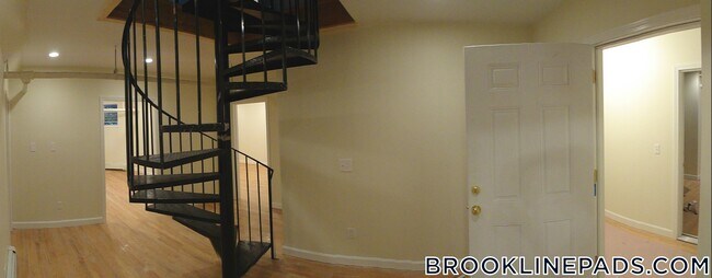 Photo - 16 Euston St Unit 1