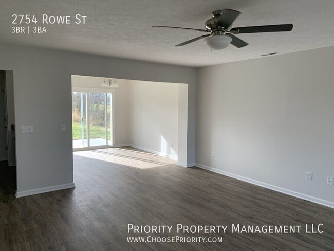 Photo - 2754 Rowe St