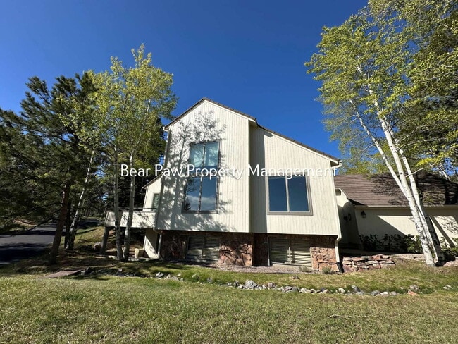 Building Photo - Charming 2-Bed Townhome in North Evergreen!