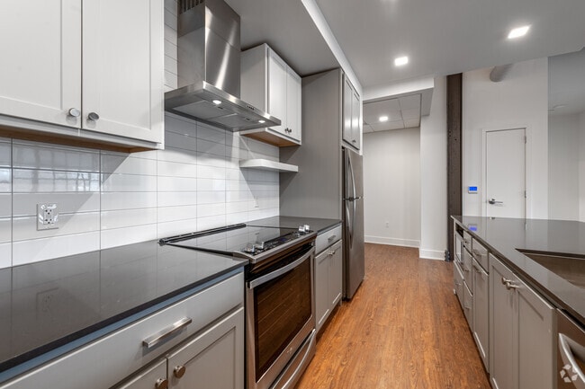 2BR, 2BA
