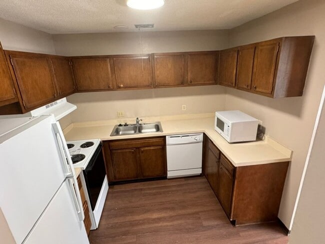 Photo - Quail Creek Apts.