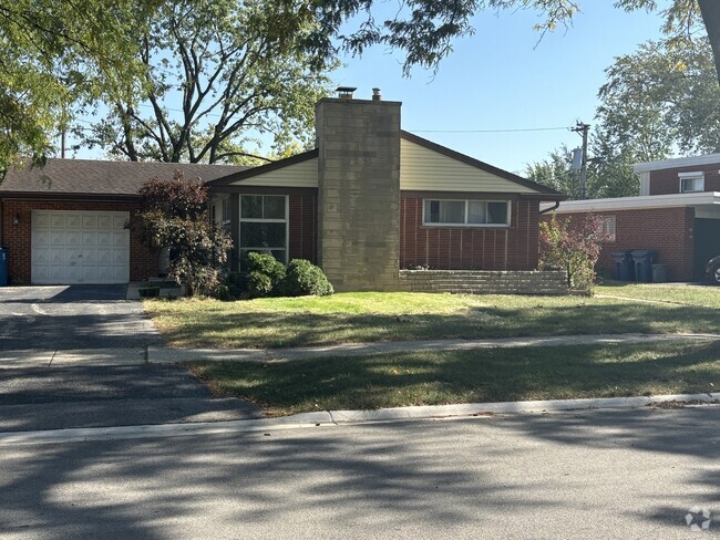 Building Photo - 221 S Linden Ave Rental