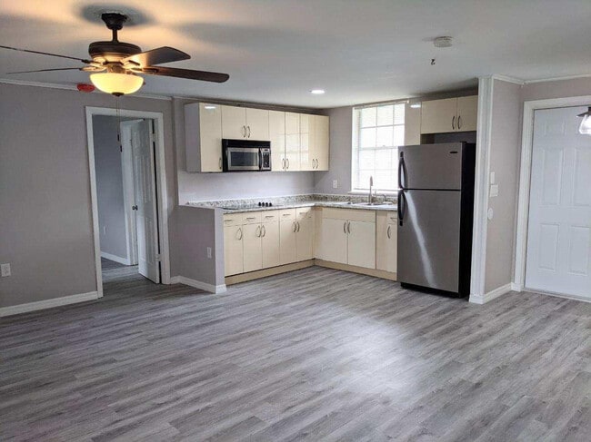 Building Photo - 206 Danley Dr Unit A