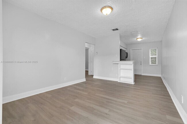 Photo - 746 SW 4th St Unit 746