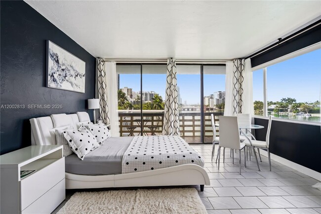 Photo - 6484 Indian Creek Dr Unit 317