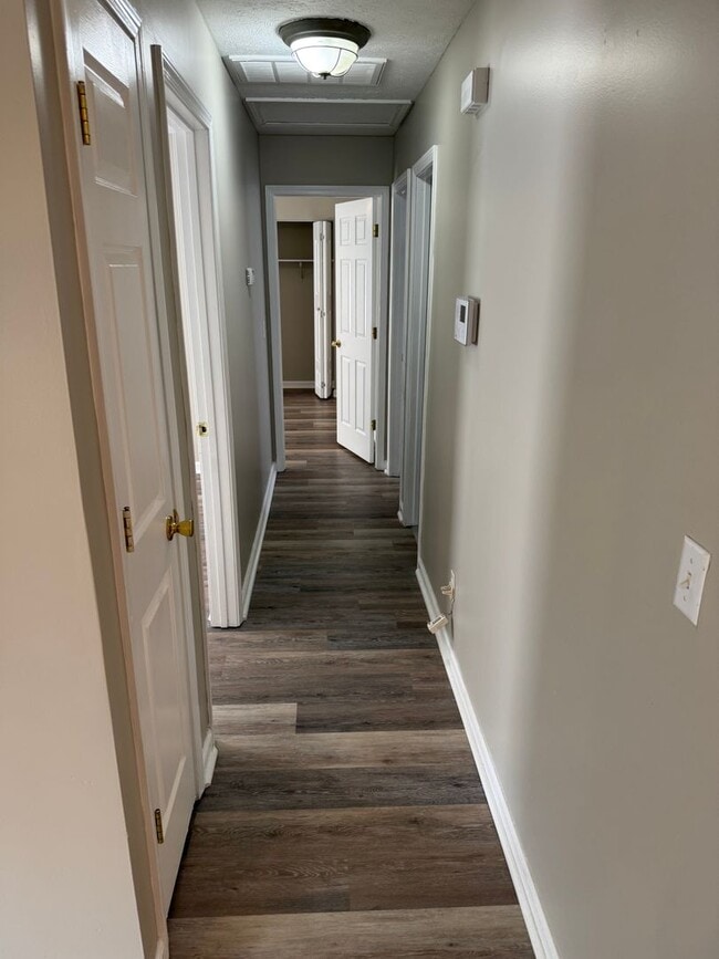Photo - 107 Daneswood Ct