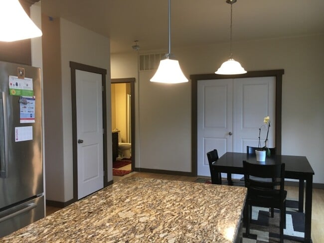 Photo - 2407 SW Roxbury St