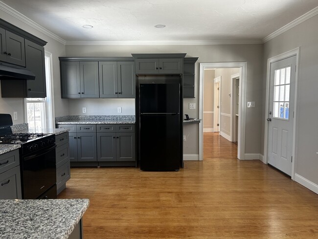 Photo - 1385 Pond St Townhome