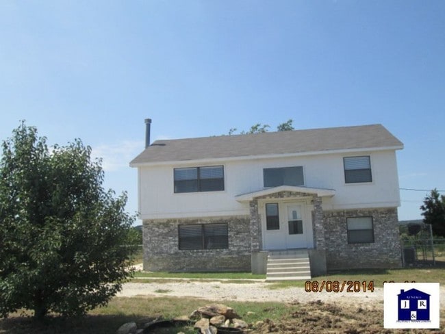 Building Photo - 749 Sunset Dr