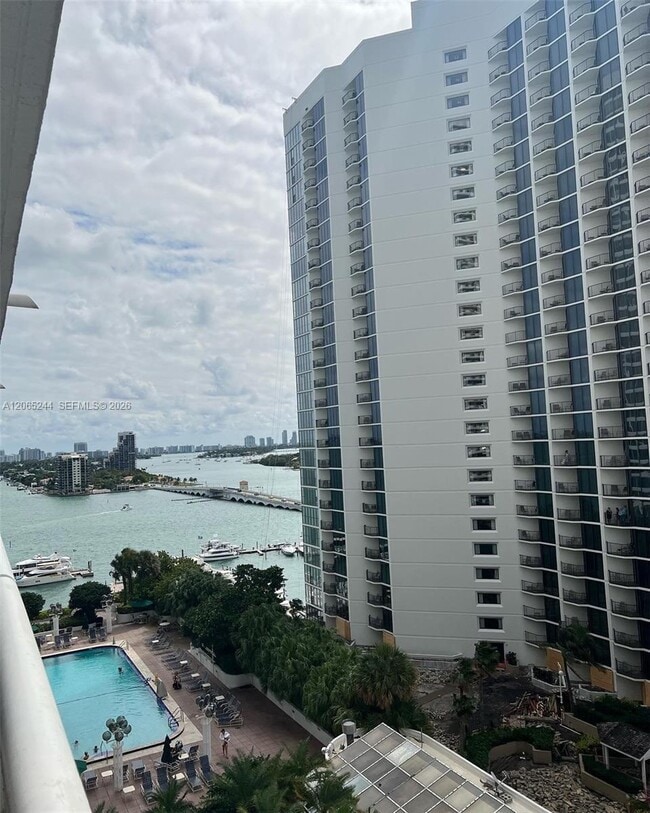 Building Photo - 1717 N Bayshore Dr Unit A-1856