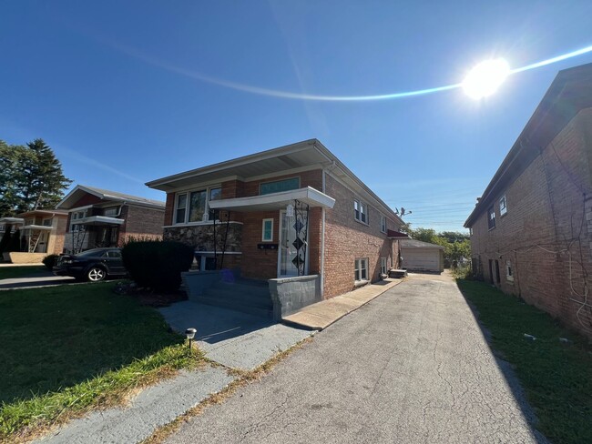 Building Photo - 14355 Park Ave Unit 2
