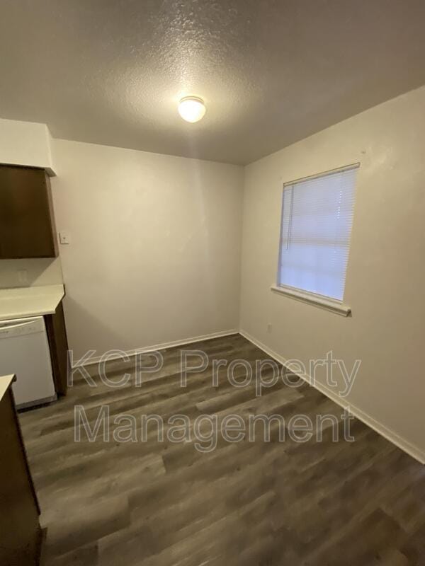 Photo - 340 W Dogwood St