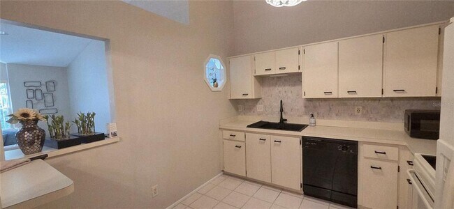 Photo - 2101 Fox Chase Blvd Unidad 203