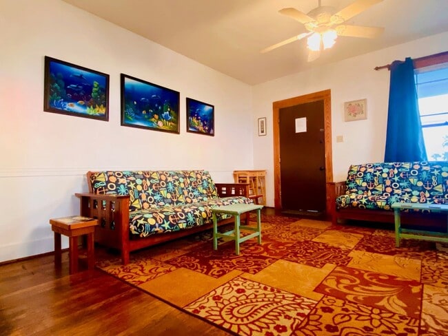 Photo - 2528 Ave Q 1/2