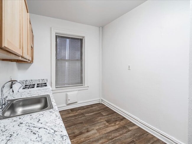 Photo - 65 West 39th Street Apartments