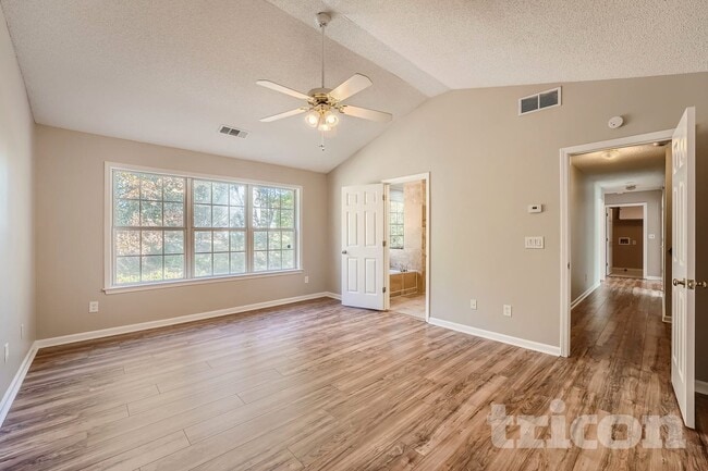 Photo - 5910 Haterleigh Dr